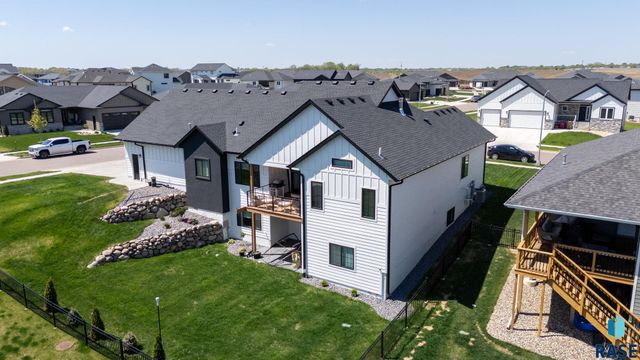500 N Corsair Cir Circle, Sioux Falls, SD 57110