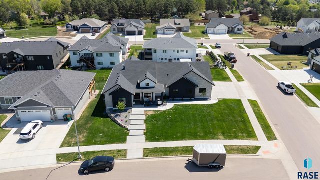 500 N Corsair Cir Circle, Sioux Falls, SD 57110