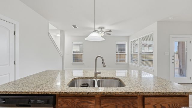 727 GRISTMILL DR, New Braunfels, TX 78130