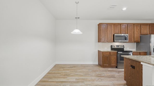 727 GRISTMILL DR, New Braunfels, TX 78130