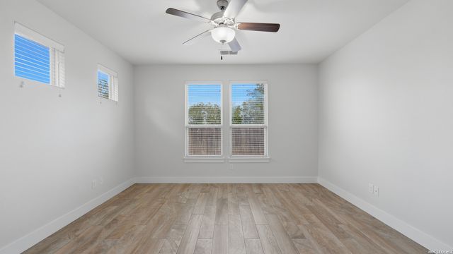 727 GRISTMILL DR, New Braunfels, TX 78130