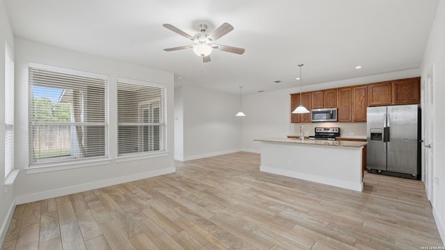 727 GRISTMILL DR, New Braunfels, TX 78130