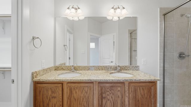 727 GRISTMILL DR, New Braunfels, TX 78130