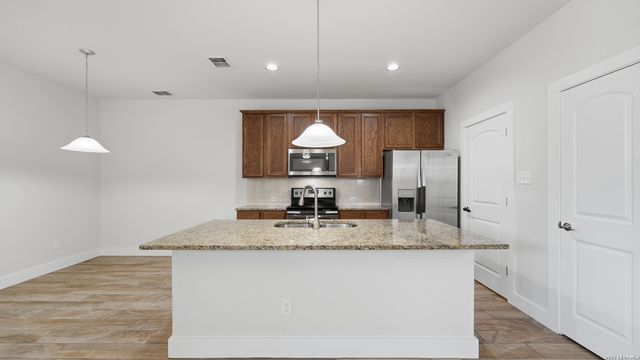 727 GRISTMILL DR, New Braunfels, TX 78130