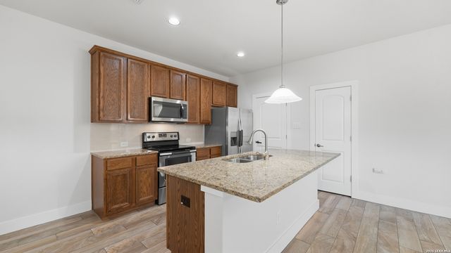 727 GRISTMILL DR, New Braunfels, TX 78130
