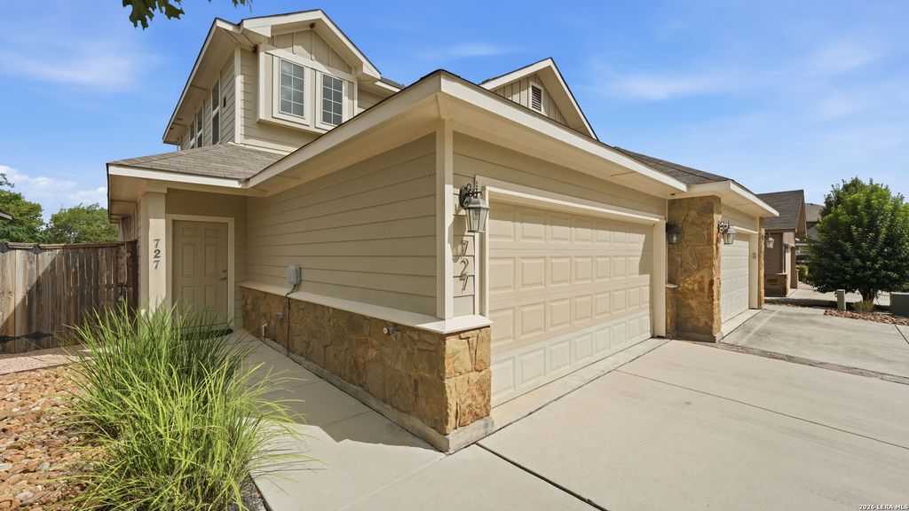 727 GRISTMILL DR, New Braunfels, TX 78130