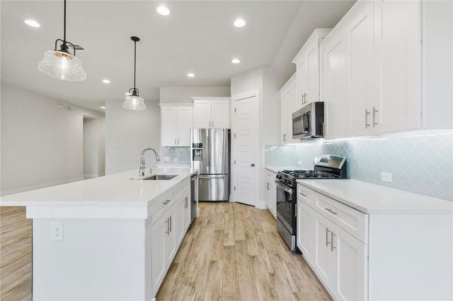 941 Del Raphael DR, Leander, TX 78641