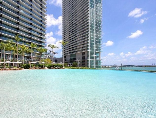 650 NE 32 1207, Miami, FL 33137