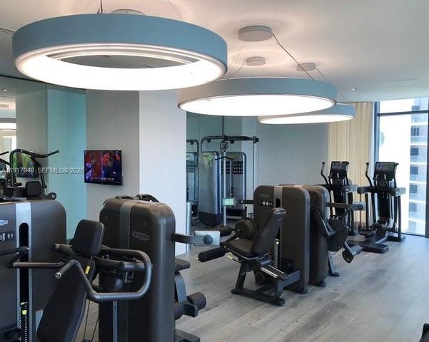 650 NE 32 1207, Miami, FL 33137