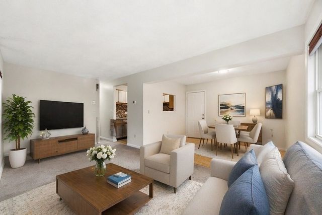 27 Harrison St C, Boston, MA 02131