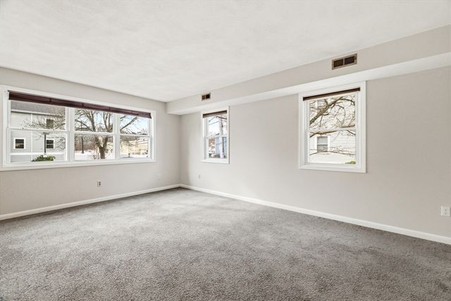 27 Harrison St C, Boston, MA 02131