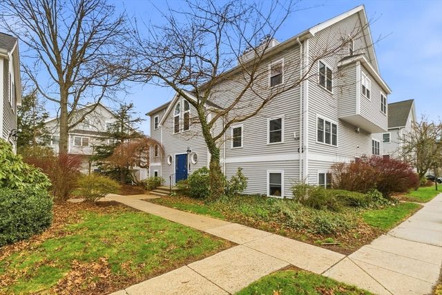 27 Harrison St C, Boston, MA 02131