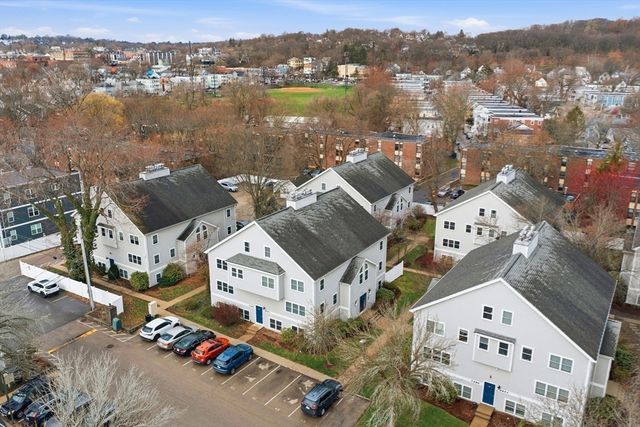 27 Harrison St C, Boston, MA 02131