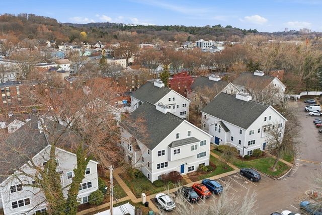 27 Harrison St C, Boston, MA 02131