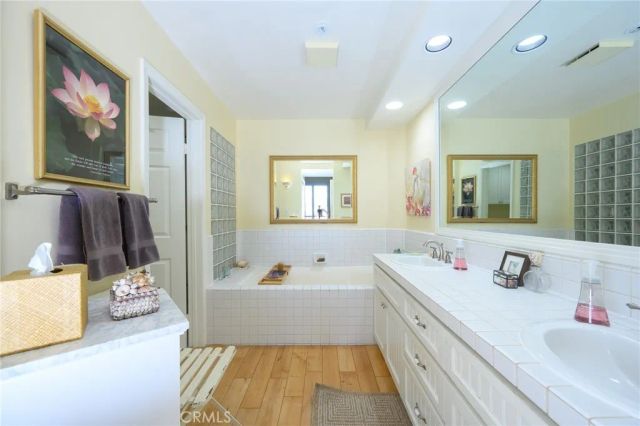 2243 Martin 211, Irvine, CA 92612