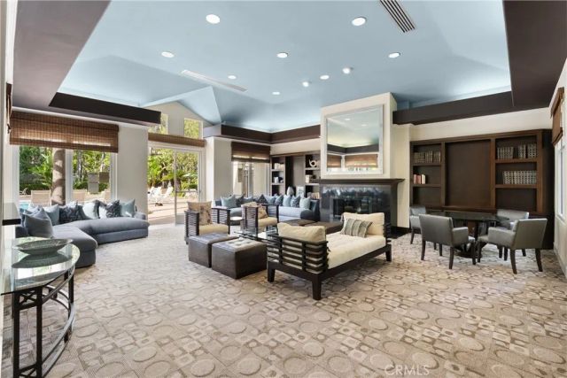 2243 Martin 211, Irvine, CA 92612