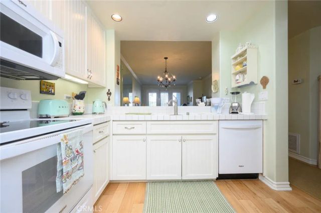 2243 Martin 211, Irvine, CA 92612