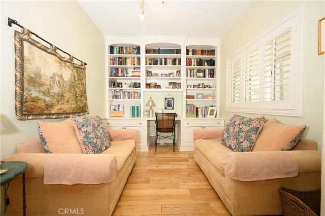 2243 Martin 211, Irvine, CA 92612