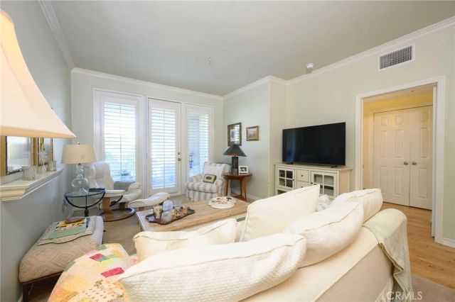 2243 Martin 211, Irvine, CA 92612