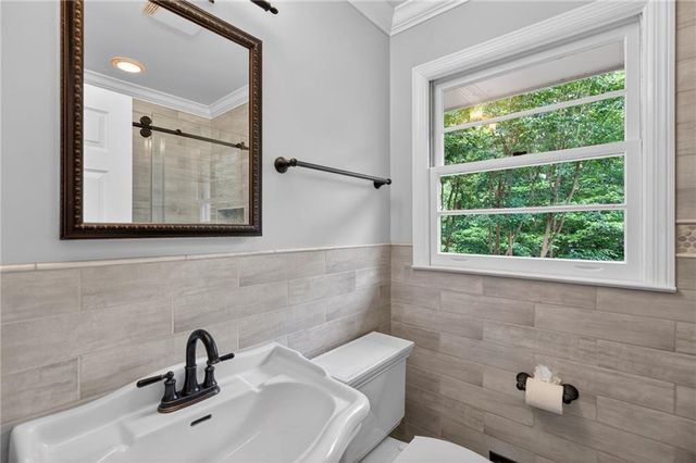 1370 Driftwood Court, Roswell, GA 30075