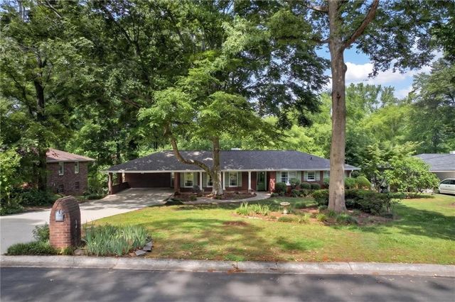 1370 Driftwood Court, Roswell, GA 30075