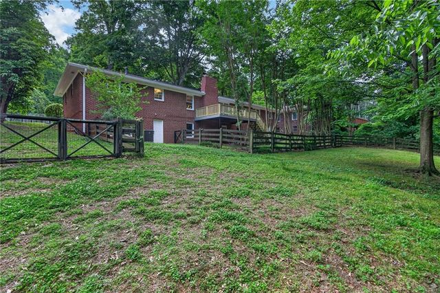 1370 Driftwood Court, Roswell, GA 30075
