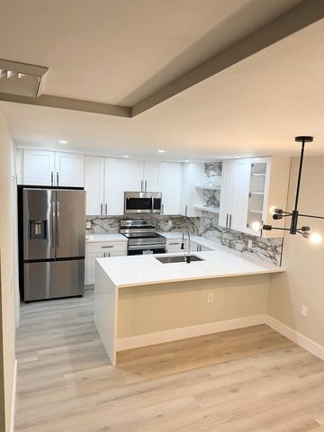 205 Charter Way, West Palm Beach, FL 33407
