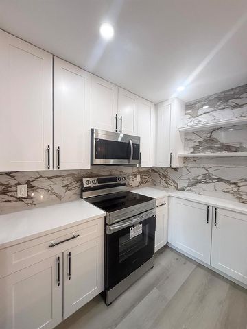 205 Charter Way, West Palm Beach, FL 33407