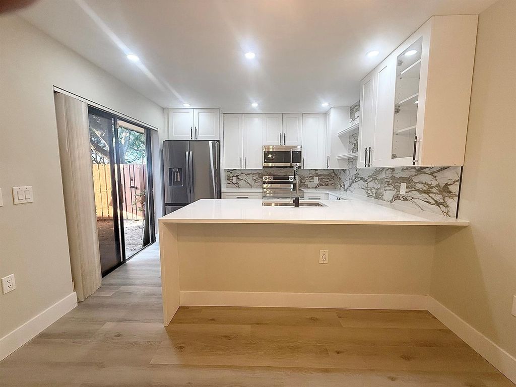 205 Charter Way, West Palm Beach, FL 33407