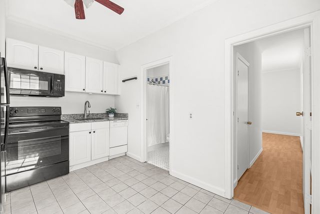 14 W Water St 1, Wakefield, MA 01880