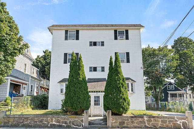 14 W Water St 1, Wakefield, MA 01880