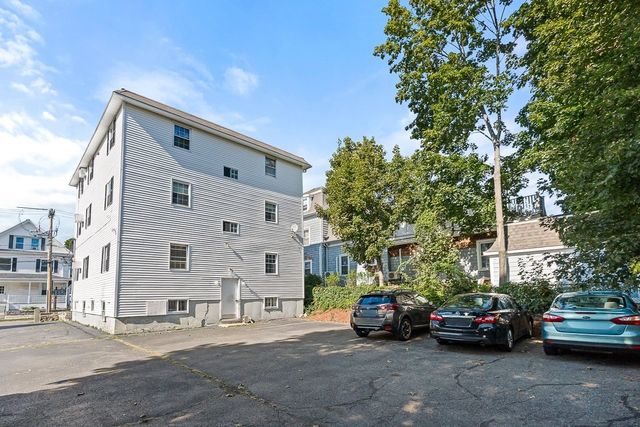 14 W Water St 1, Wakefield, MA 01880