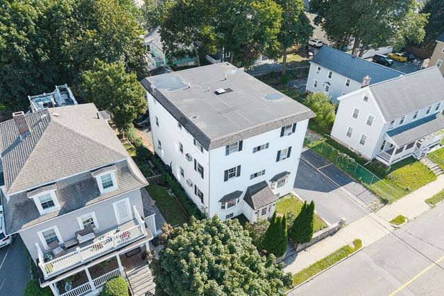 14 W Water St 1, Wakefield, MA 01880