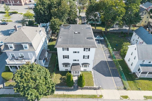 14 W Water St 1, Wakefield, MA 01880