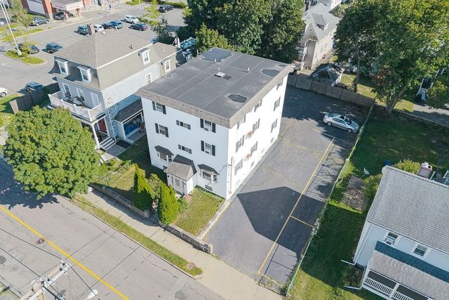14 W Water St 1, Wakefield, MA 01880