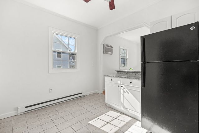 14 W Water St 1, Wakefield, MA 01880