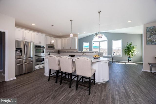 936 MARSHALL DR, Pottstown, PA 19465