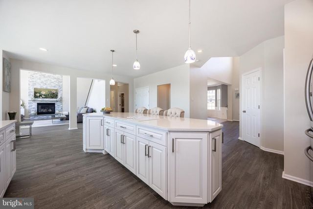 936 MARSHALL DR, Pottstown, PA 19465