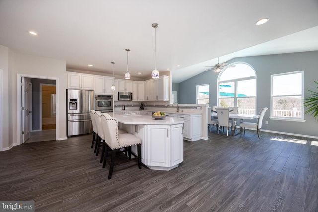 936 MARSHALL DR, Pottstown, PA 19465