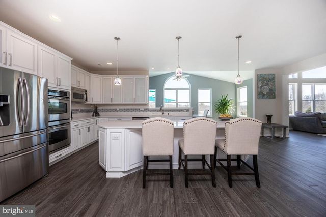 936 MARSHALL DR, Pottstown, PA 19465