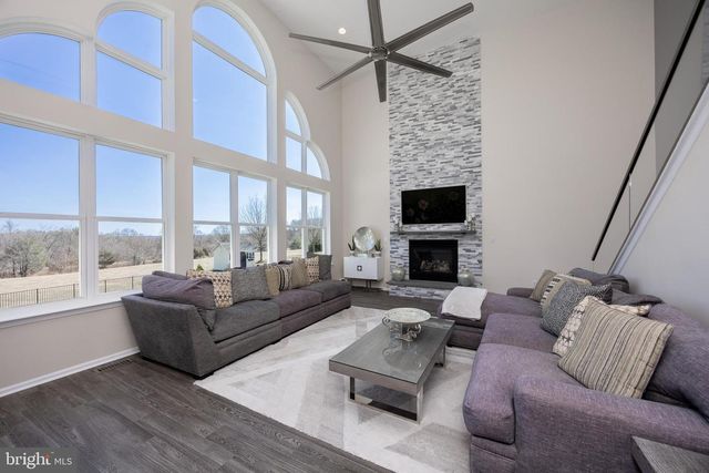 936 MARSHALL DR, Pottstown, PA 19465