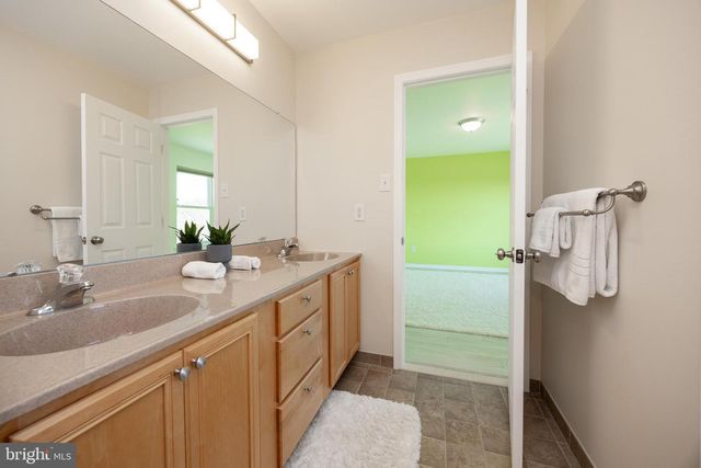 936 MARSHALL DR, Pottstown, PA 19465