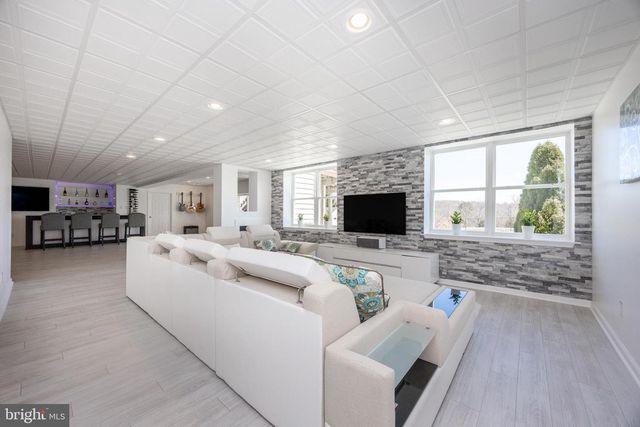 936 MARSHALL DR, Pottstown, PA 19465