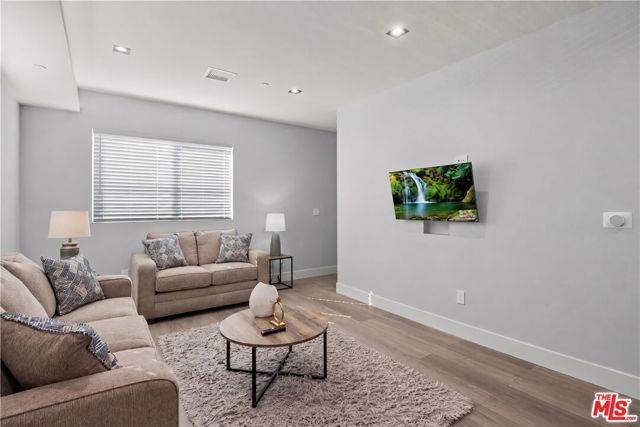 14759 Friar Street 5, Van Nuys (los Angeles), CA 91411