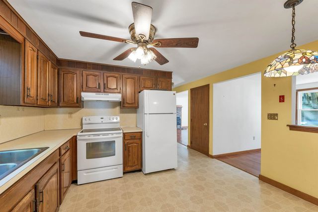 37 Beechwood Road, Hudson, NH 03051
