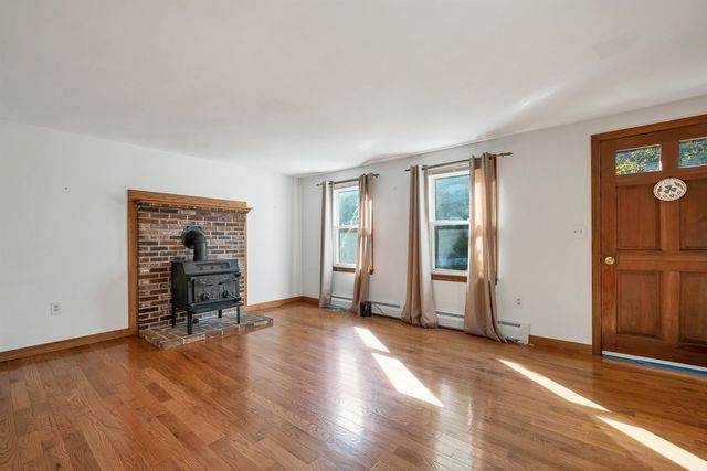 37 Beechwood Road, Hudson, NH 03051
