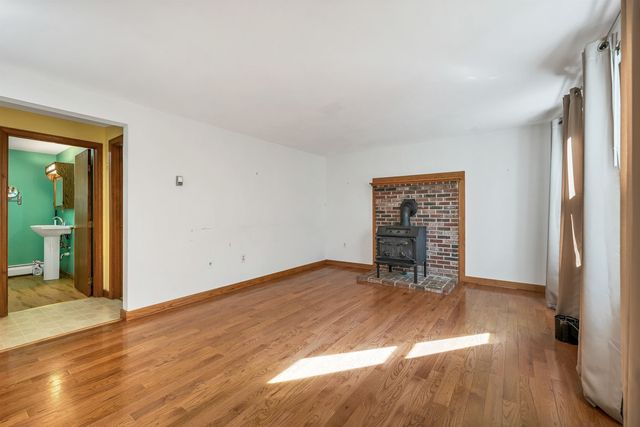 37 Beechwood Road, Hudson, NH 03051
