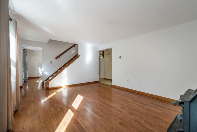 37 Beechwood Road, Hudson, NH 03051