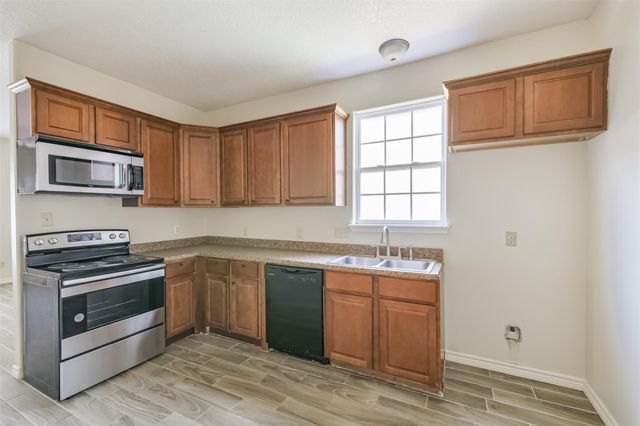 16913 W Juneau, Montgomery, TX 77316