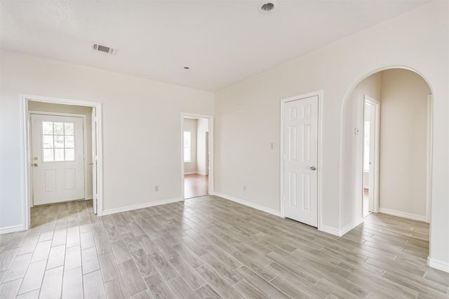 16913 W Juneau, Montgomery, TX 77316